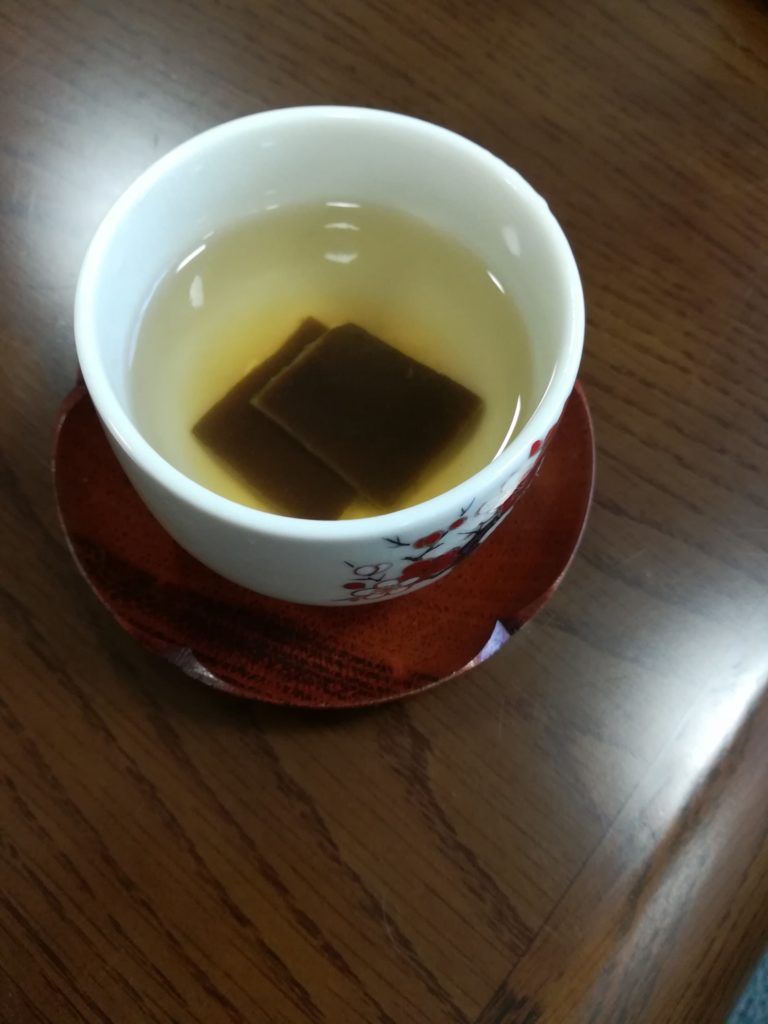 羅臼昆布で作る昆布茶が美味しい！昆布茶には羅臼の昆布が一番！